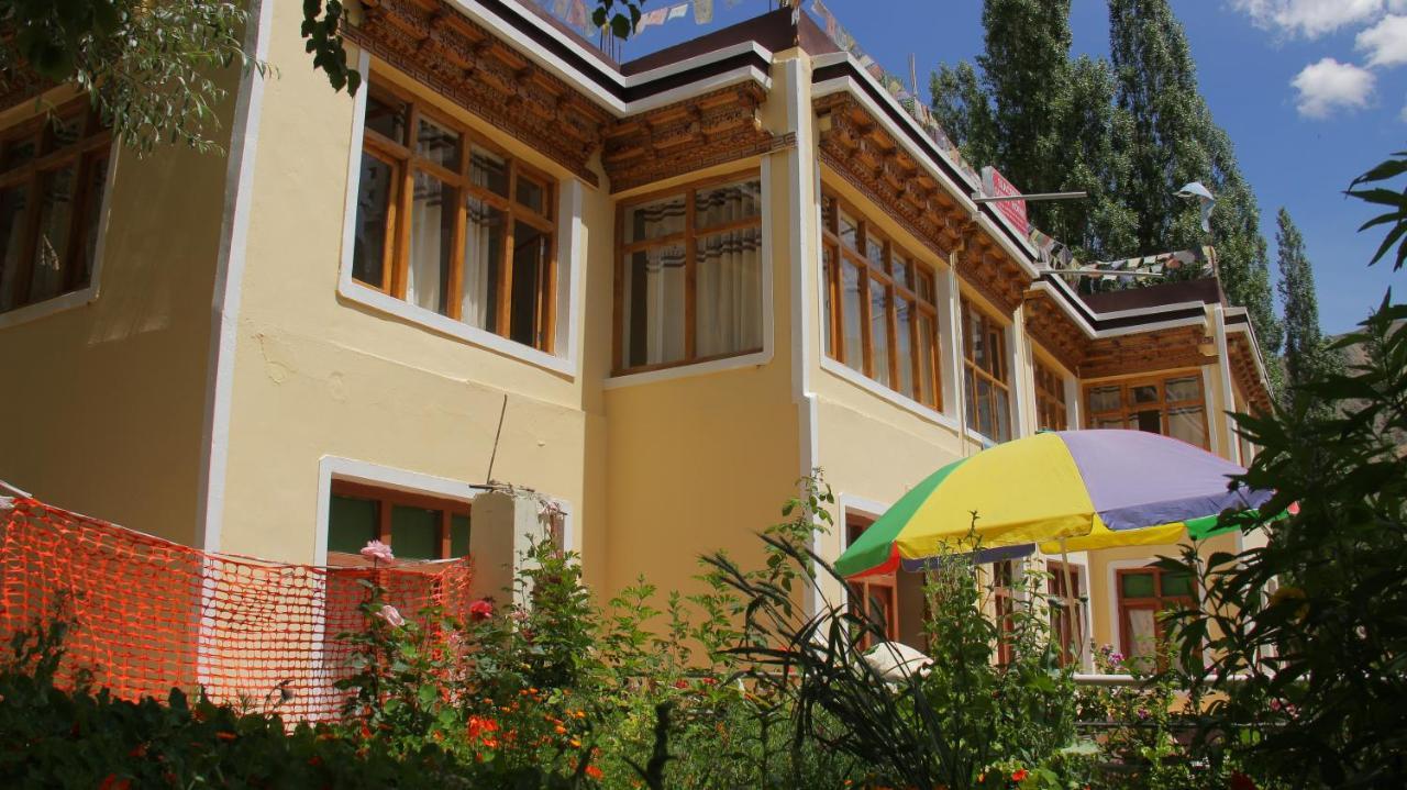 Saichen Lamayuru Guest House ภายนอก รูปภาพ
