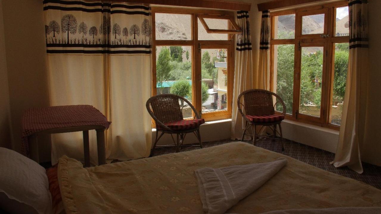 Saichen Lamayuru Guest House ภายนอก รูปภาพ